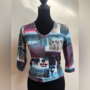 Joule Vintage Y2K 3/4 Sleeve Baby Tee NYC Pattern V-Neck Shirt Top Blouse Tee